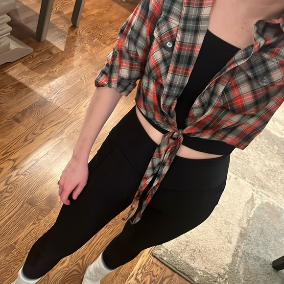 Wet Seal 100% Cotton Plaid Crop Top Red Black Medium Tie Front - Picture 4 of 6